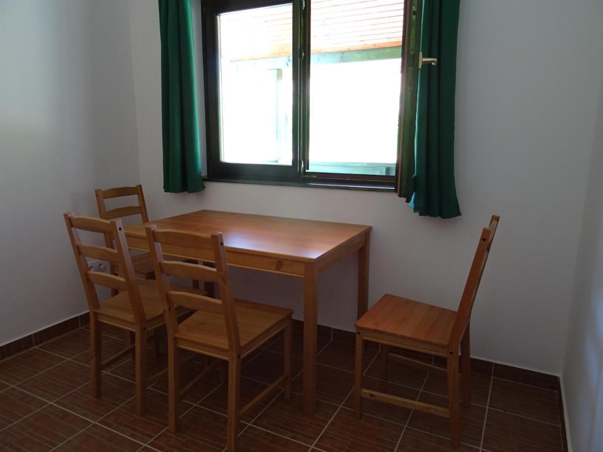 Kisrejtek Apartmanház Lispeszentadorján Kültér fotó