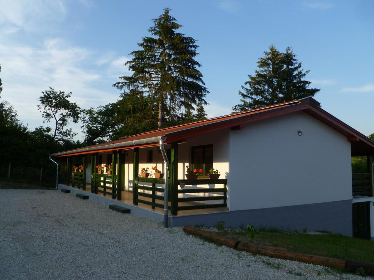 Kisrejtek Apartmanház Lispeszentadorján Kültér fotó